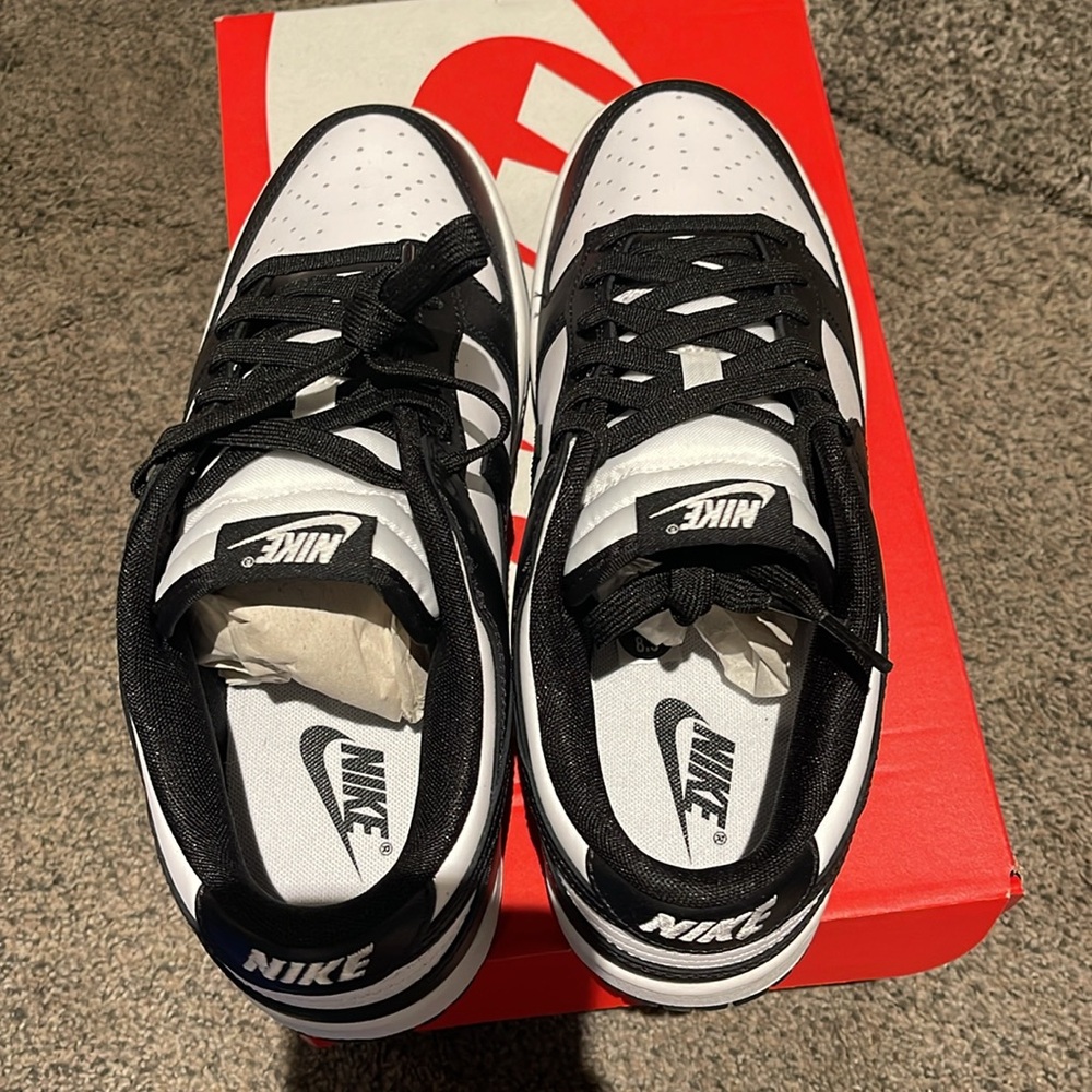 Nike Men's dunk low retro Classic Black and White Sneakers size 8.5